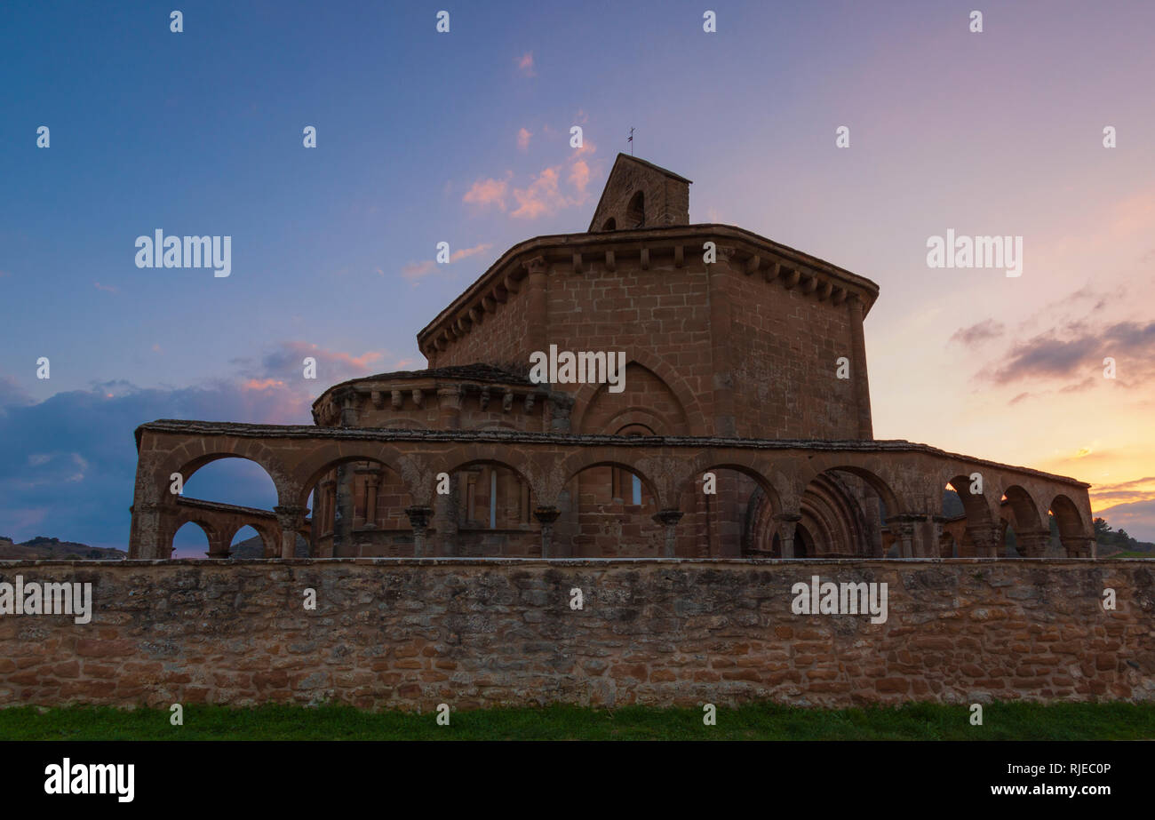 L'église romane de Santa Maria de Eunate dans le Camino de Santiago.Navarra, Espagne. Banque D'Images