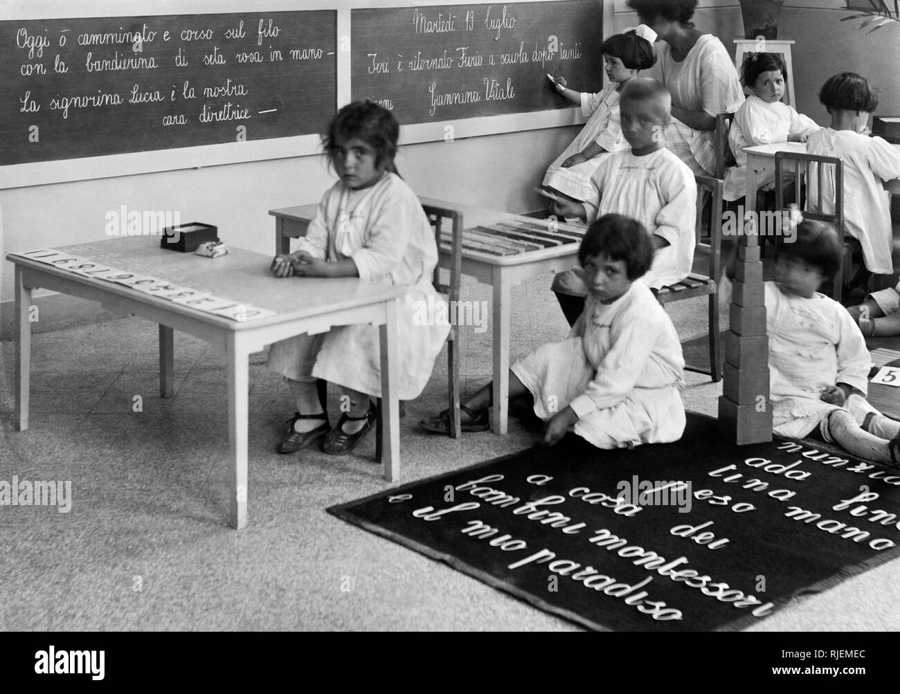 La Maternelle Montessori, Naples 1920-30 Banque D'Images