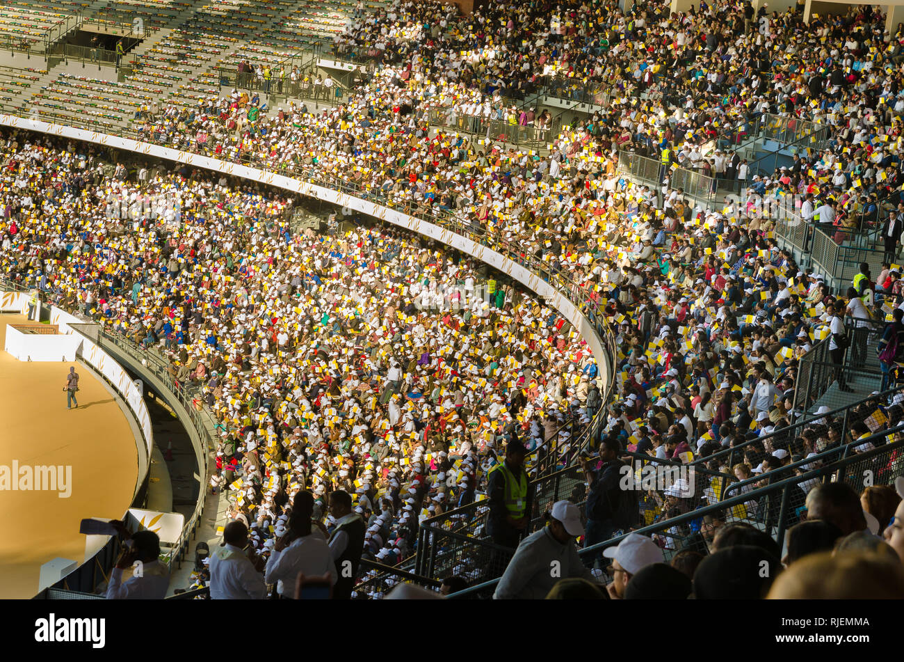 ABU DHABI, EMIRATS ARABES UNIS-Février 5, 2019 : présence du Pape François visite papale historique le 5 février 2019 dans Zayed Sports City Stadium. Banque D'Images