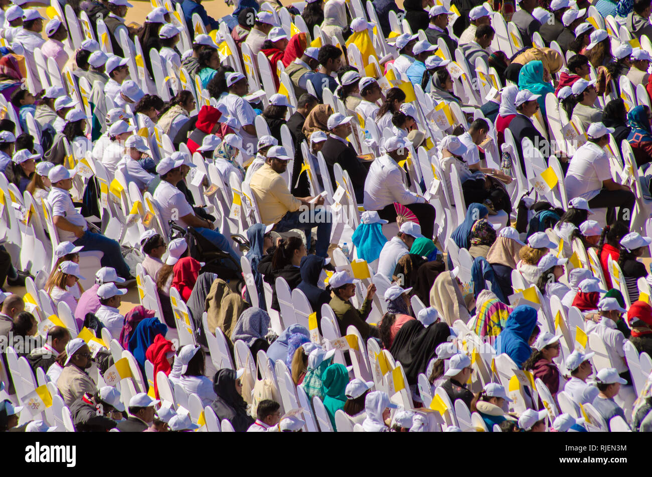 ABU DHABI, EMIRATS ARABES UNIS-Février 5, 2019 : présence du Pape François visite papale historique le 5 février 2019 dans Zayed Sports City Stadium. Banque D'Images