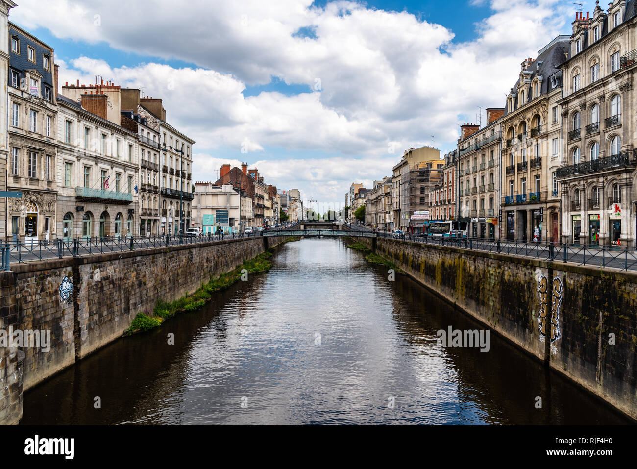 Rennes, France - 23 juillet 2018 : vue panoramique de la rivière Vilaine à Rennes Banque D'Images