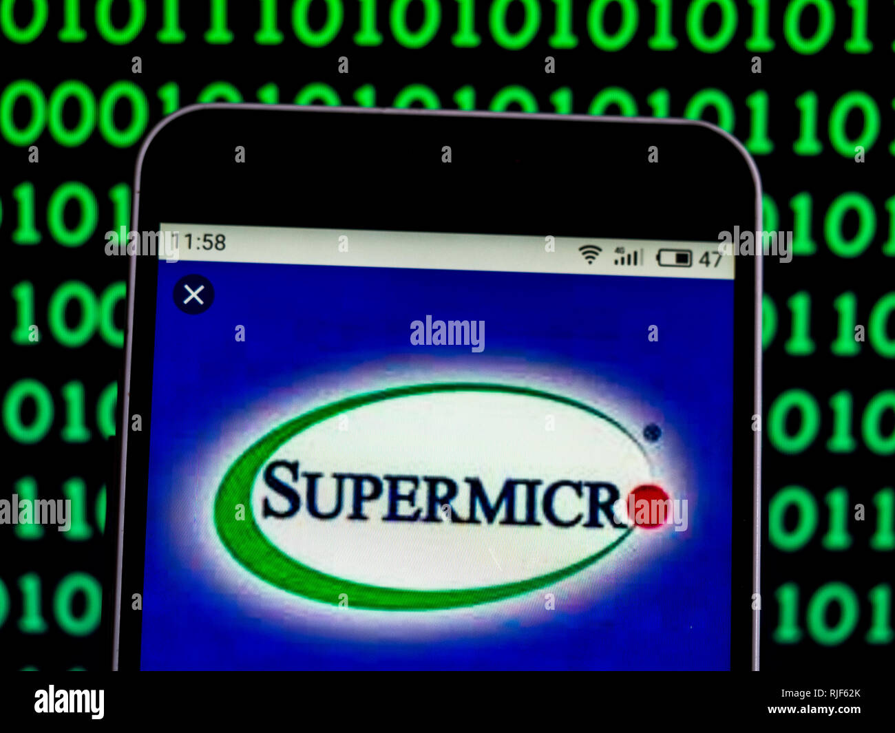 La technologie de l'information de Supermicro logo de l'entreprise vu affichée sur smart phone Banque D'Images