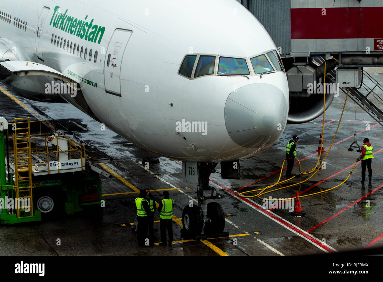 Turkmenistan Airlines Boeing 777 200 LR à l'aéroport Ataturk d'Istanbul, le 28 novembre, 2018 Banque D'Images