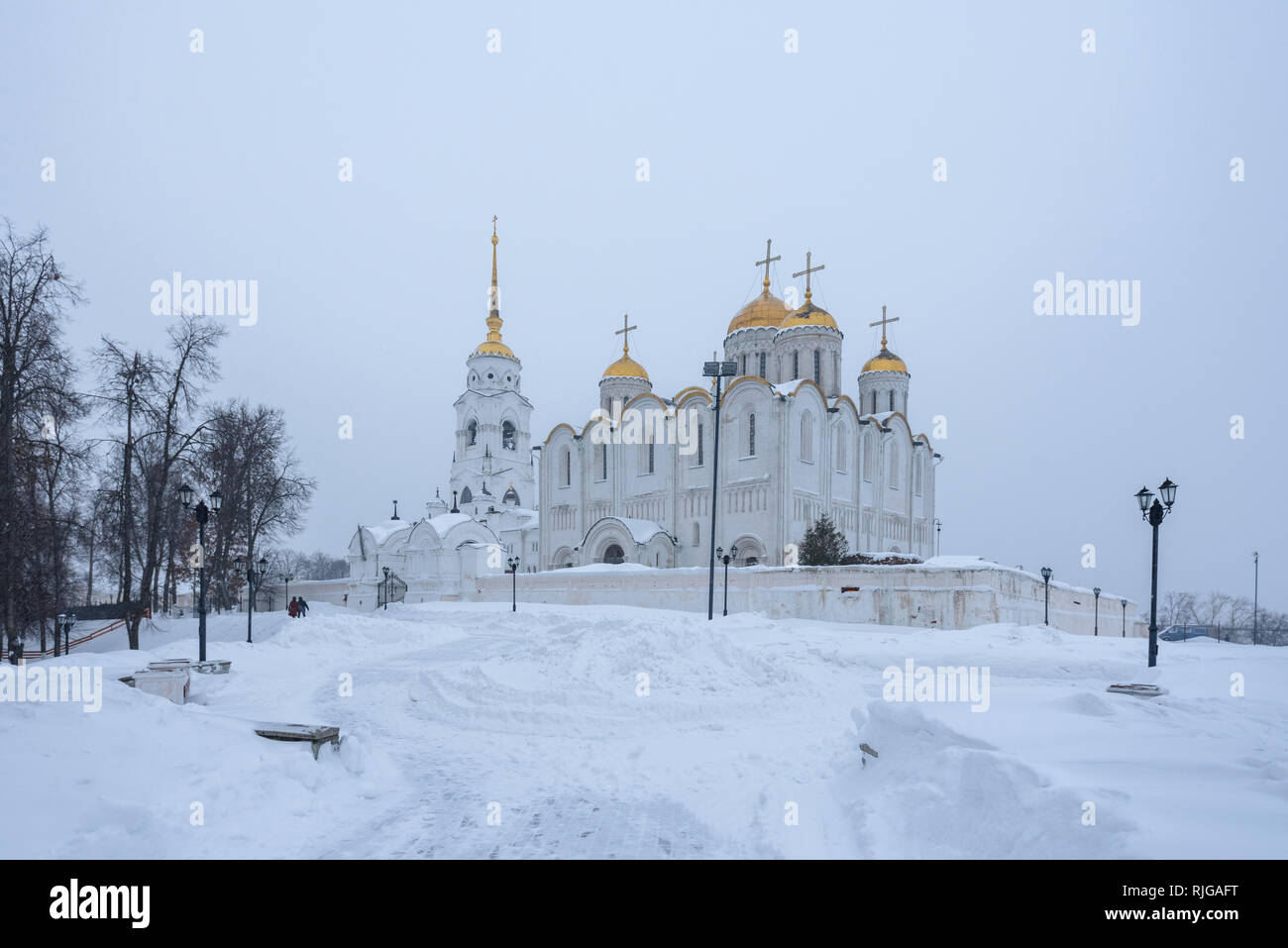 La cathédrale de la Dormition à Vladimir en hiver (parfois traduit Cathédrale de l'Assomption). Hiver russe landscaoe Banque D'Images