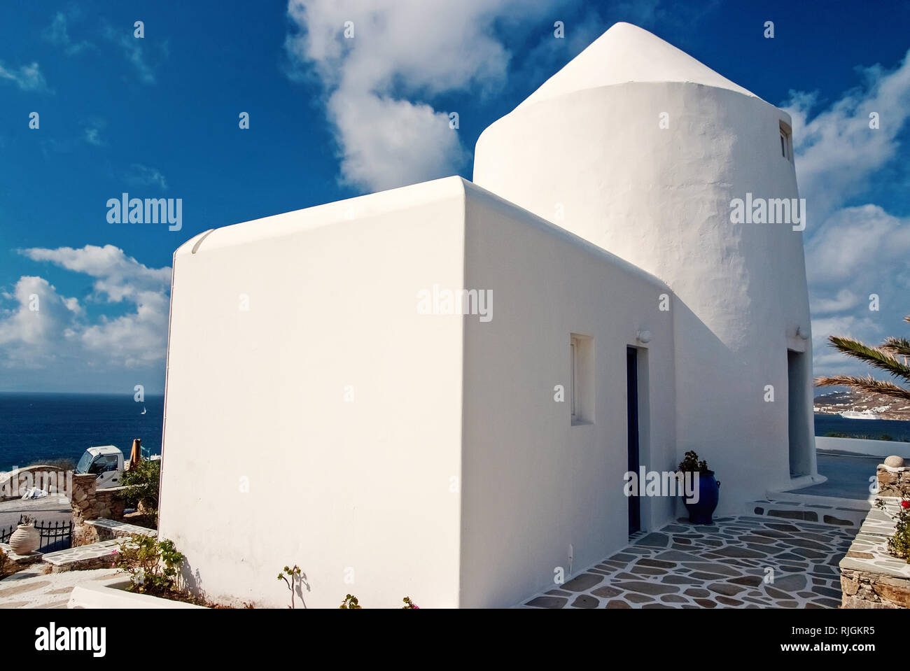 Blue Door Sea Mykonos Greece Banque D Image Et Photos Alamy
