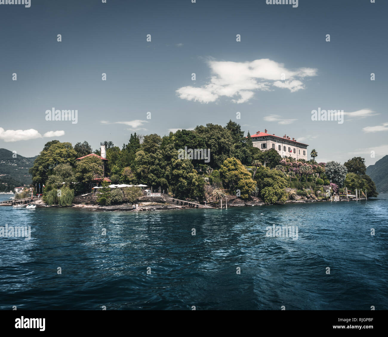 Un petit coin de paradis au milieu du lac de Côme, Italie Banque D'Images