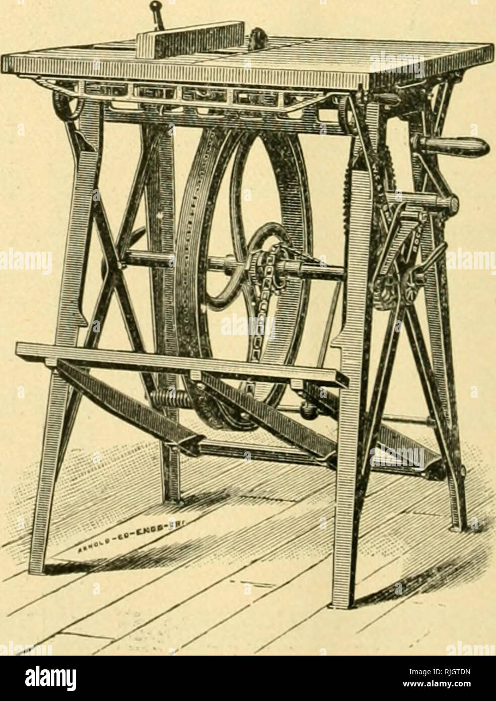 . L'examen des apiculteurs. La culture de l'abeille. 290 L'examen des apiculteurs. Violon à vendre. Je suis pour la publicité des fabricants d'instruments de musique, j no F. Stratton&amp ; Fils, de New York, et de prendre mes chaînes dans les marchandises. 1 ont maintenant pn part un beau costume composé de violon violon, archet et coffre. Le violon est un Stradiuariue ». " Rouge, finition, haut riolish français, et des parures, ébène : 14,00 $. L'arc est de la fin- est en ébène, bois serpent, bordée, incrusté ( pearl bordée dot) pearl bordée glisse, German silver shield, ébène, tête de vis d'argent allemand feru Banque D'Images