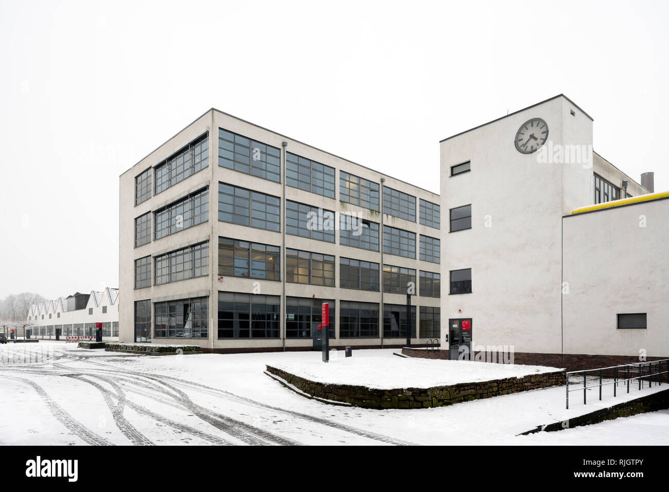 Krefeld, Vereingte Seidenweber "Verseidag AG', il Uhrenturm-Gebäude und von 1931/1935, Mies van der Rohe erbaut Banque D'Images