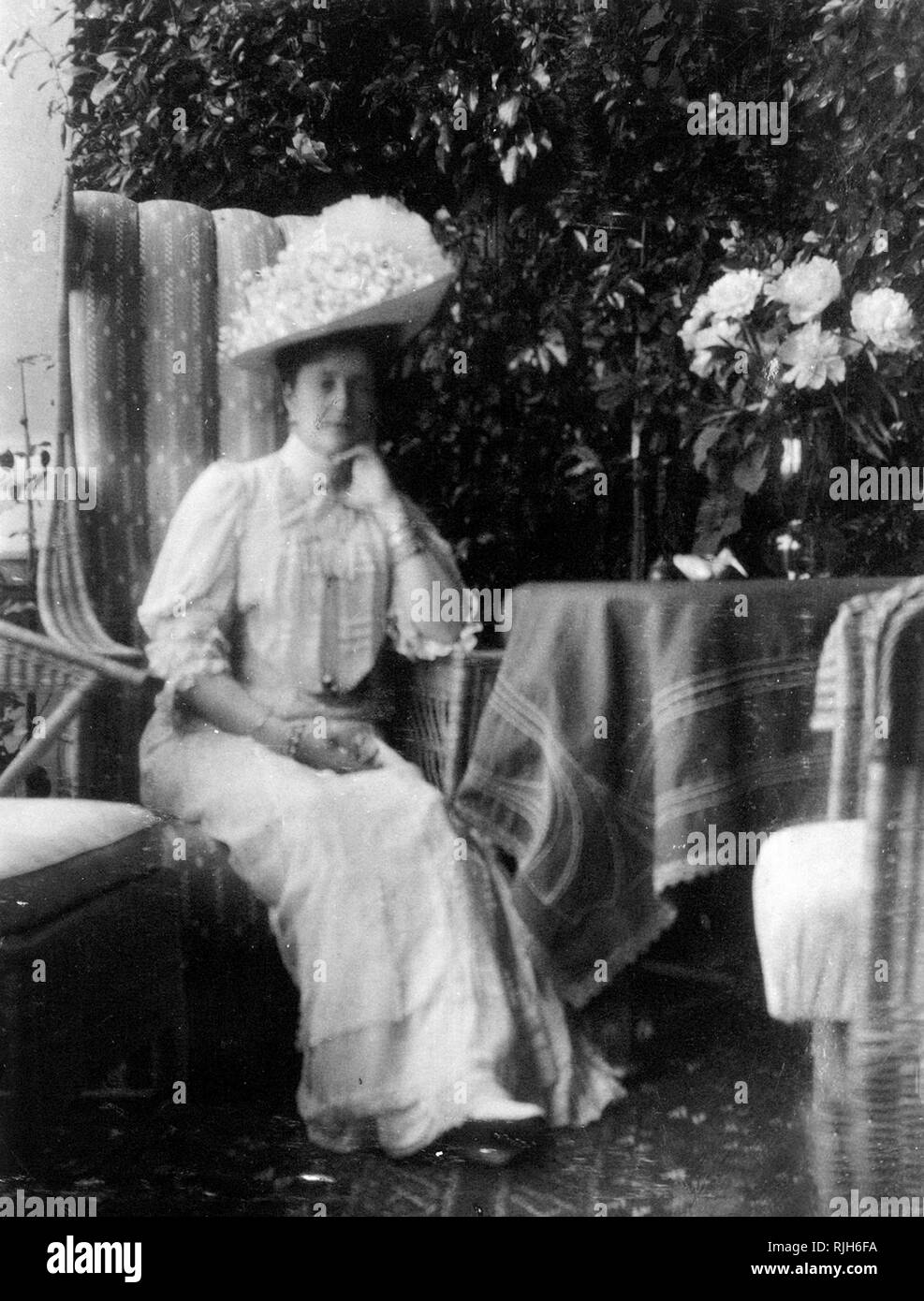 Portrait de l'impératrice de Russie, Alexandra de Russie. Alexandra Feodorovna (1872 - 17 juillet 1918) a été l'impératrice de Russie en tant qu'épouse de Nicolas II, le dernier souverain de l'Empire russe, à partir de leur mariage le 26 novembre 1894 jusqu'à son abdication forcée le 15 mars 1917 Banque D'Images