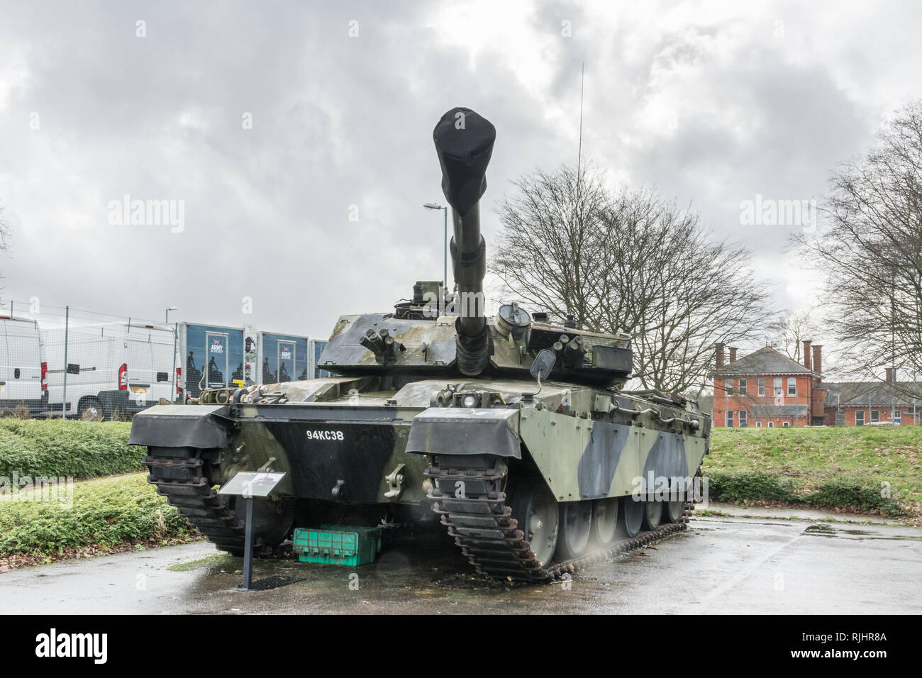 Réservoir à l'extérieur de l'armée Musée Militaire d'Aldershot dans le Hampshire, au Royaume-Uni. Challenger 1 char de combat principal (CCP), 1981 Banque D'Images