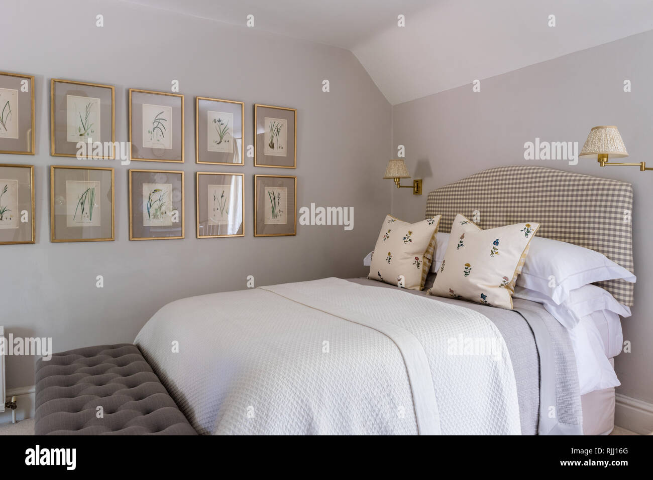 Cover Bedroom Checked Banque D Image Et Photos Alamy