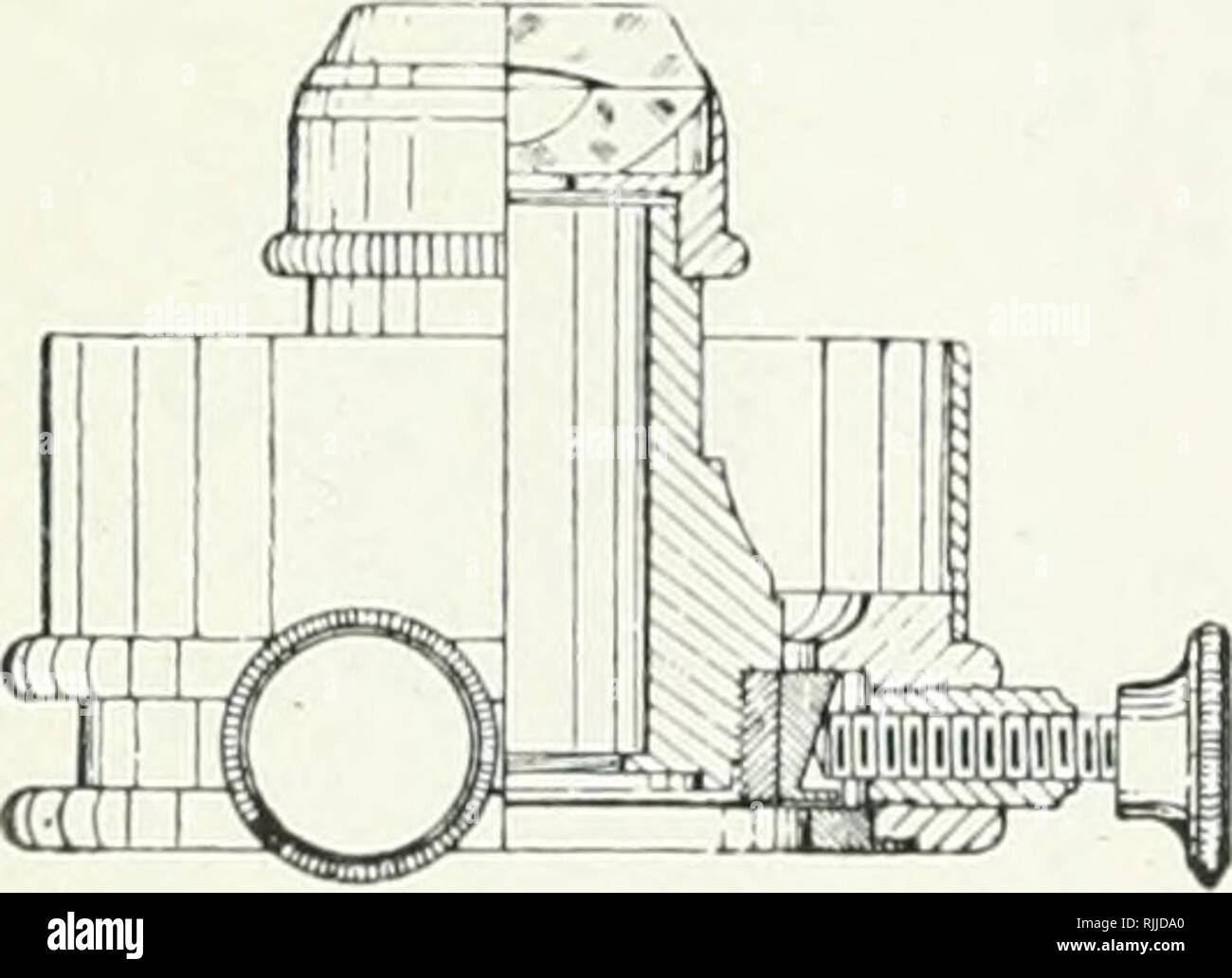 . Beck microscopes. Les microscopes. N° 3296. La masse sombre de haute puissance, illuminateur d'immersion dans un fittng n° 3297 sous-stade. Idem, dans ce montage sous-stade de centrage sur l'illuminateur jette un objet en cône creux de lumière entre 1 et 1,3 n.d. Il doit être utilisé en immersion contact avec la diapositive et la lame doit être de 1 m/m. d'épaisseur ou la lumière ne sera pas au point. Il est spécialement conçu pour être utilisé avec des lunettes d'objet d'une puissance élevée, parce qu'il donne un très petit mais brillamment allumé tache de lumière. L'objet d'immersion d'huile tels que les verres de 3 m/m. avec une ouverture de 0,95$ peut être utilisé avec elle, mais Banque D'Images