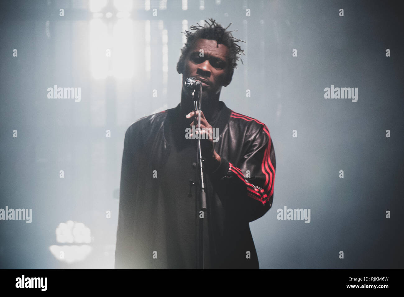 Milan, Italie. 6 Février, 2019. Grant : "Papa G' Marshall, du groupe de trip hop britannique Massive Attack en live sur scène à Milan, lors du Forum d'Assago, pour le 'tour' mezzanine crédit 2019 : Alessandro Bosio/Alamy Live News Banque D'Images