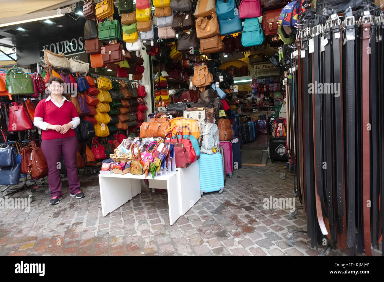 Marché du cuir de la canée Banque de photographies et d'images à haute  résolution - Alamy