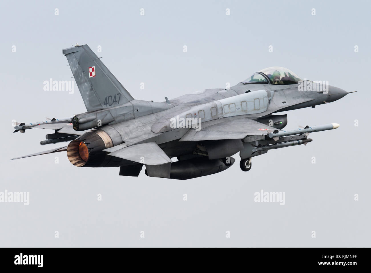 Un Lockheed Martin F-16D avion de chasse de l'Armée de l'Air polonaise. Banque D'Images