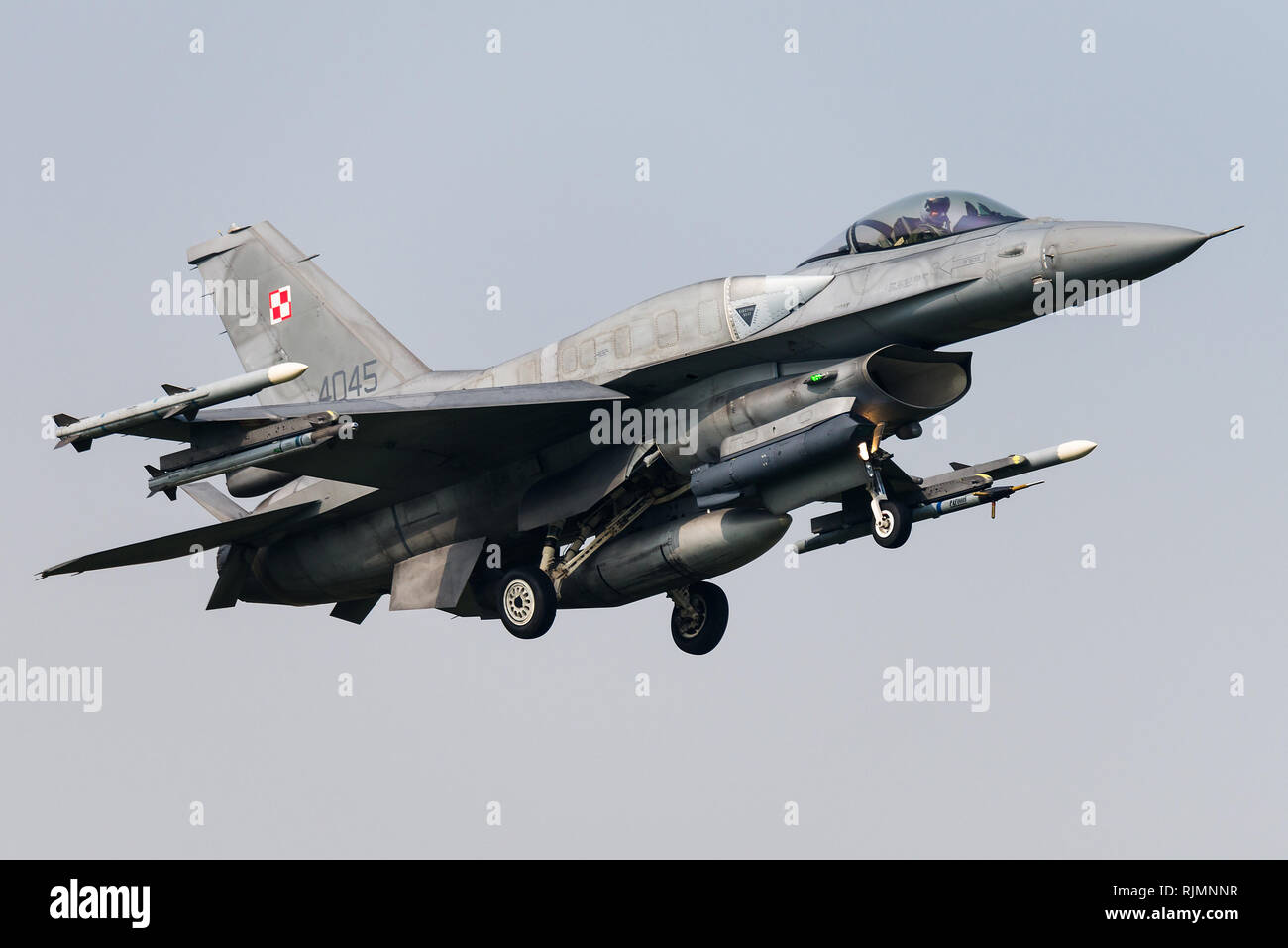 Un Lockheed Martin F-16D avion de chasse de l'Armée de l'Air polonaise. Banque D'Images