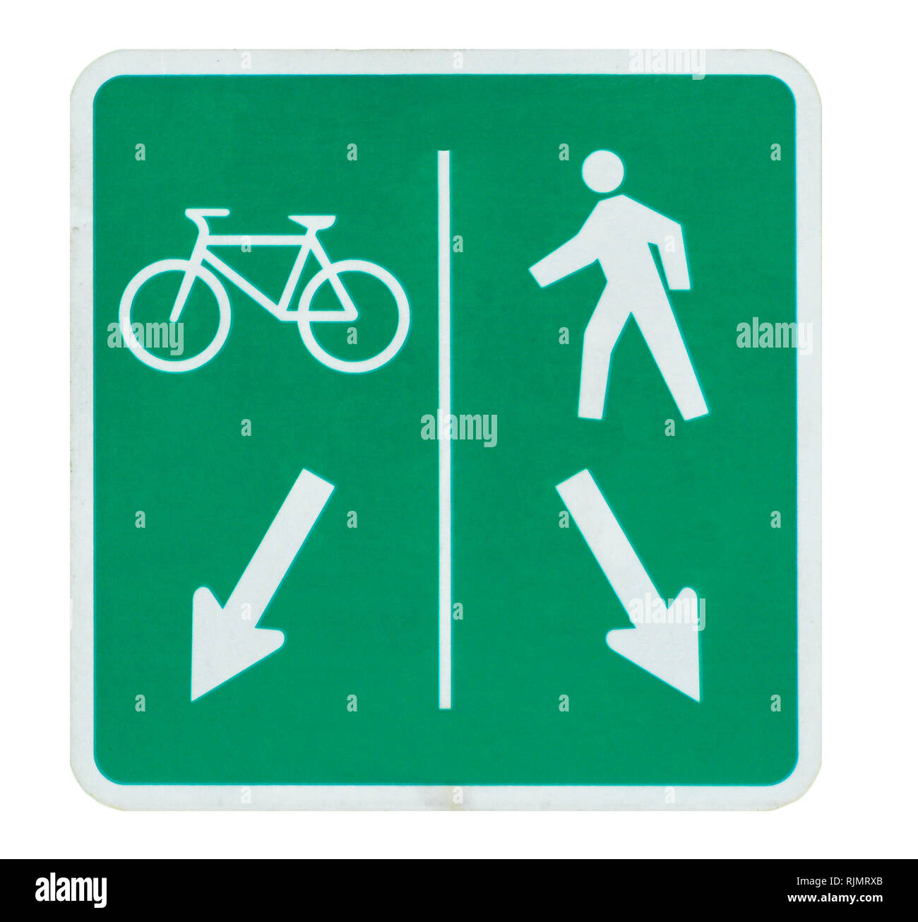 Signe de cyclistes et piétons itinéraire partagé isolé sur blanc. Banque D'Images
