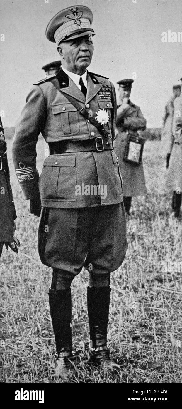 Le maréchal Pietro Badoglio, (1871 - 1956), général italien au cours des deux guerres mondiales et un Premier Ministre de l'Italie, ainsi que le premier vice-roi de l'Afrique orientale Italienne. Banque D'Images