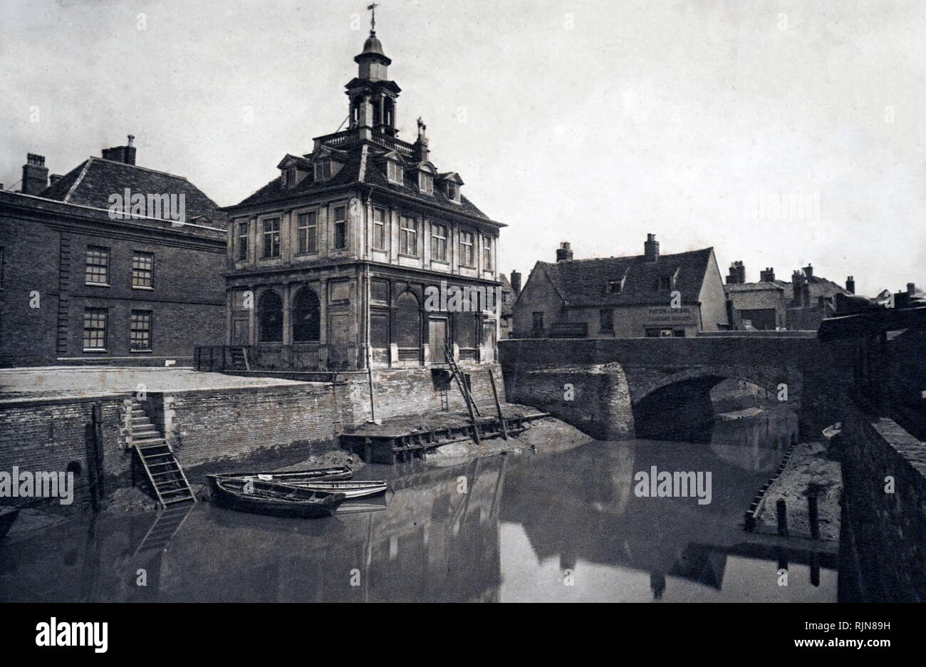 Une lithographie de la Vieille Halle au blé, King's Lynn, en Angleterre. En date du 19e siècle Banque D'Images