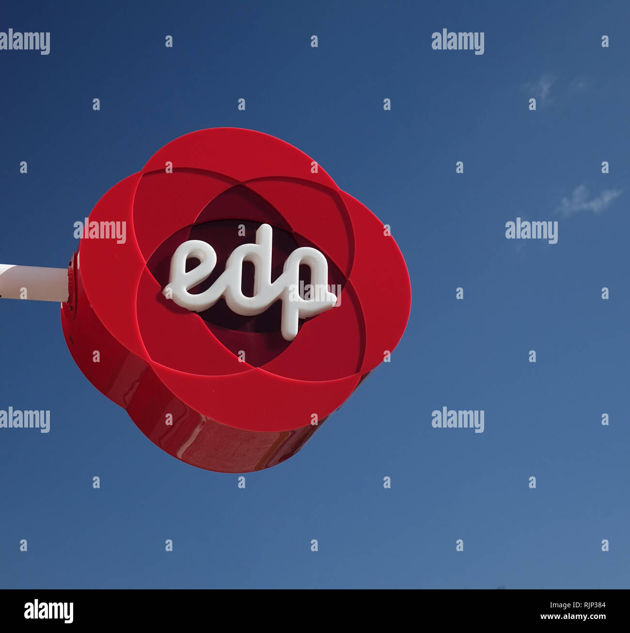 Energias de Portugal (EDP Portugal), logo signe devant leur boutique à Albufeira L'Algarve Portugal EDP est Un fournisseur d'électricité majeur Banque D'Images