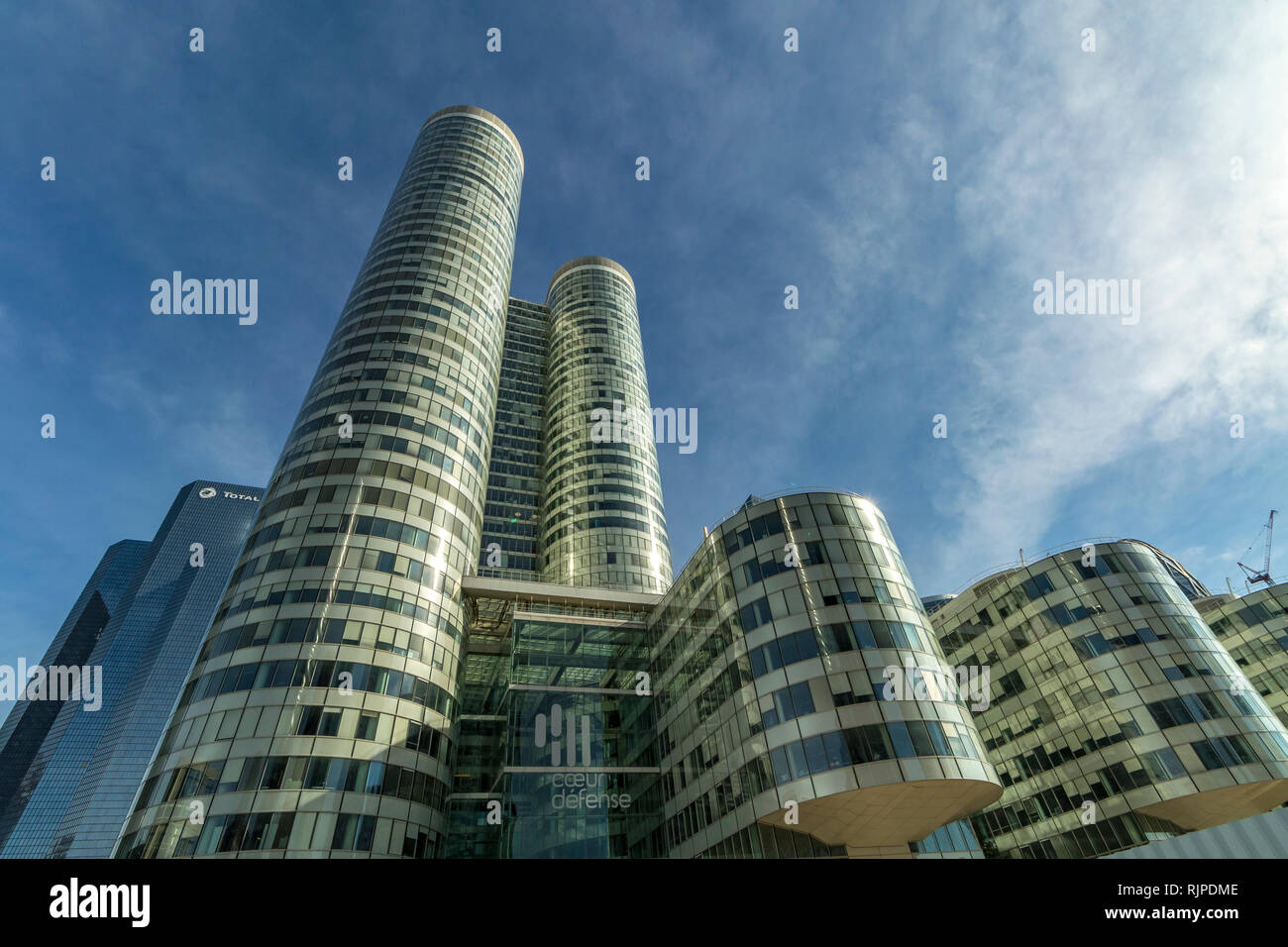 Coeur Défense est un gratte-ciel de la Défense, le quartier des affaires de grande hauteur à l'ouest de Paris c'est un édifice à l'espace au sol plus en Europe Banque D'Images