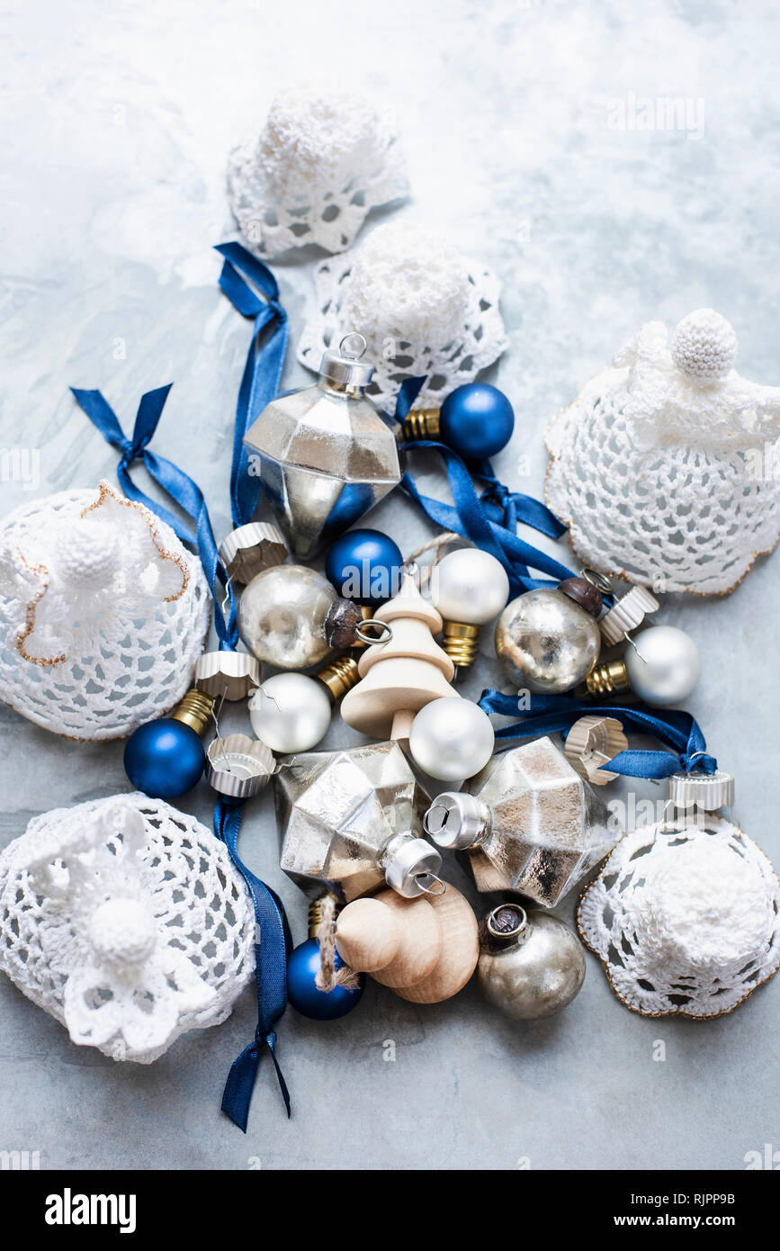 Boules de Noël et des ornements Banque D'Images