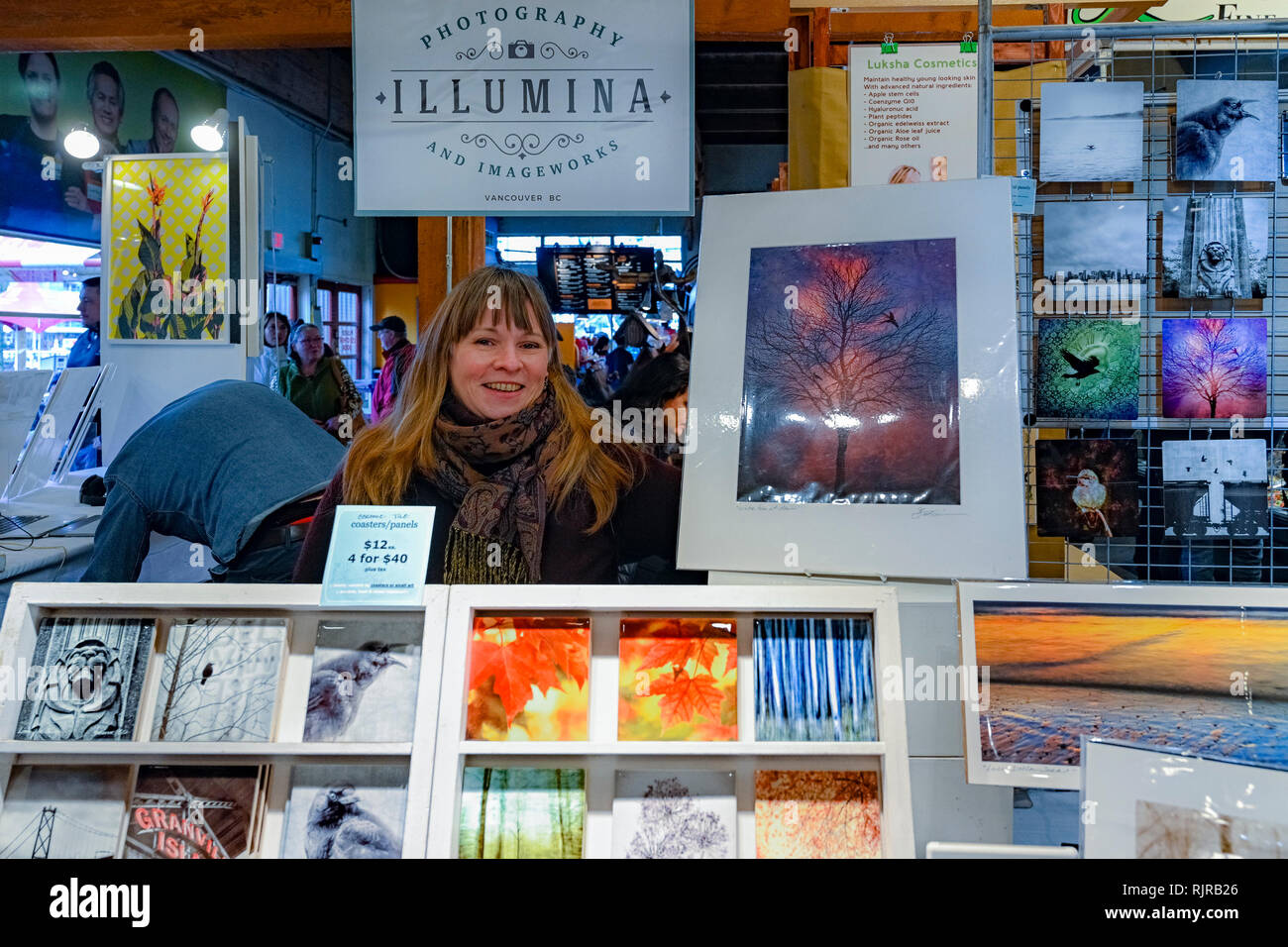 Kiosque sur la photographie d'Illumina, Marché public de Granville Island, Granville Island, Vancouver, British Columbia, Canada Banque D'Images