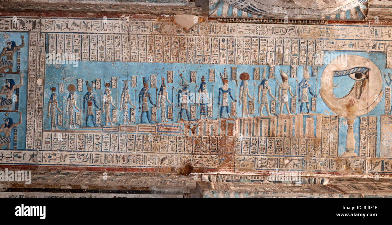 Des scènes astronomiques, représentés dans un plafond peint à la décharge de Temple d'Hathor, Dendérah, Egypte Banque D'Images
