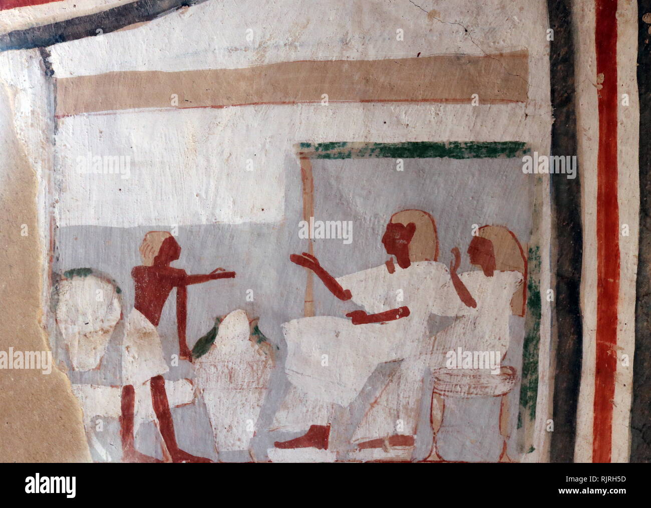 Peinture murale à l'intérieur de la tombe thébaine de Roy (TT255), à Dra Abou el-Naga. Il fait partie de la nécropole thébaine, située sur la rive ouest du Nil face à Louxor. Le sépulcre est la sépulture de, Roy, qui a vécu à la fin de la xviiie dynastie, sous le règne d'Horemheb. Roy était un scribe royal dans la succession d'Horemheb et d'Amon. Sa femme, qui s'affiche avec lui dans le tombeau de peintures, est nommé comme Nebtawy ou 'Tawy" Banque D'Images
