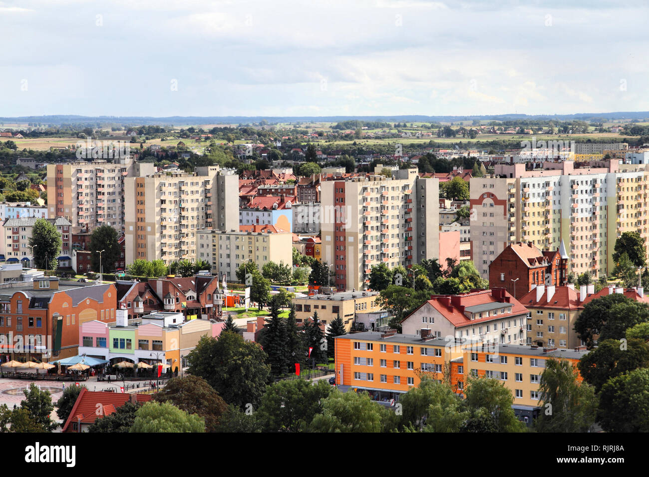 Condominiums typique de l'ère communiste à Malbork, Pologne. Vue aérienne. Banque D'Images