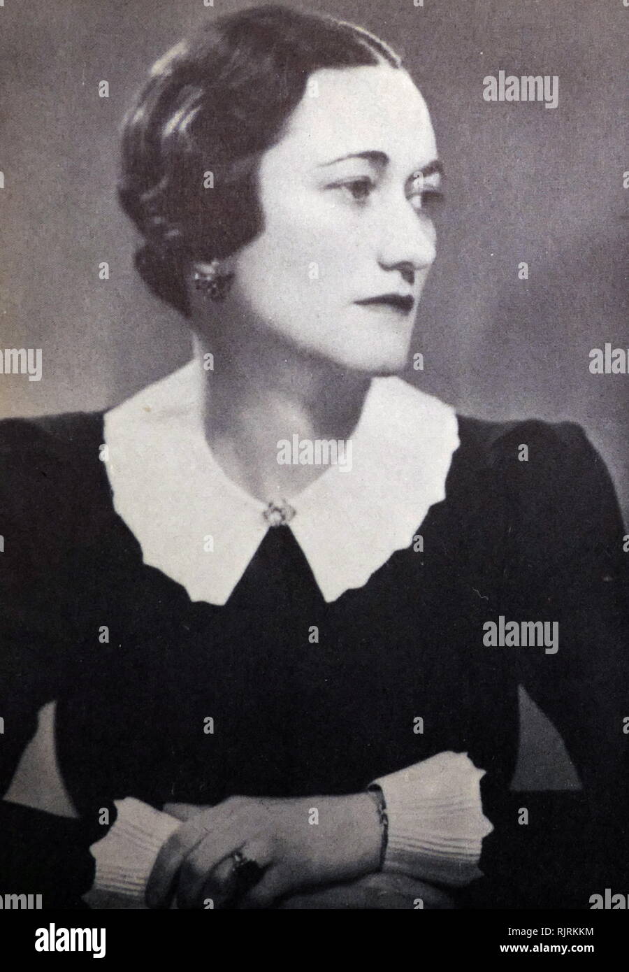 Wallis Simpson (1896 - 1986), connu plus tard sous le nom de la Duchesse de Windsor, était un Américain socialite dont le mariage prévu pour le roi britannique Edouard VIII a provoqué une crise constitutionnelle qui a conduit à l'abdication de Edward. Banque D'Images