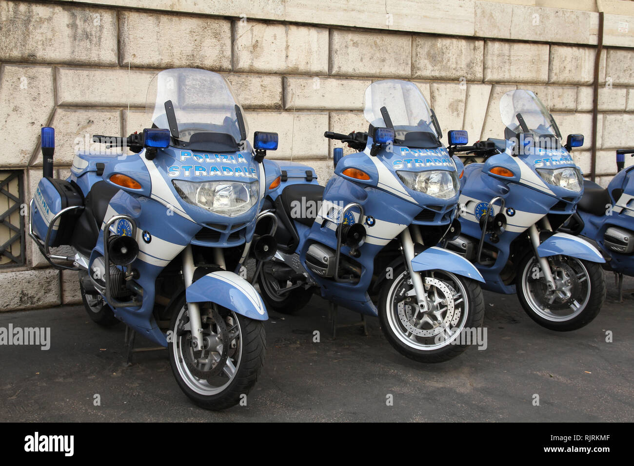 ROME - 10 mai : les motos BMW de la Polizia Stradale le 10 mai 2010 à Rome. Polizia Stradale est Italian national de police de la circulation. Les forces de police italiennes Banque D'Images