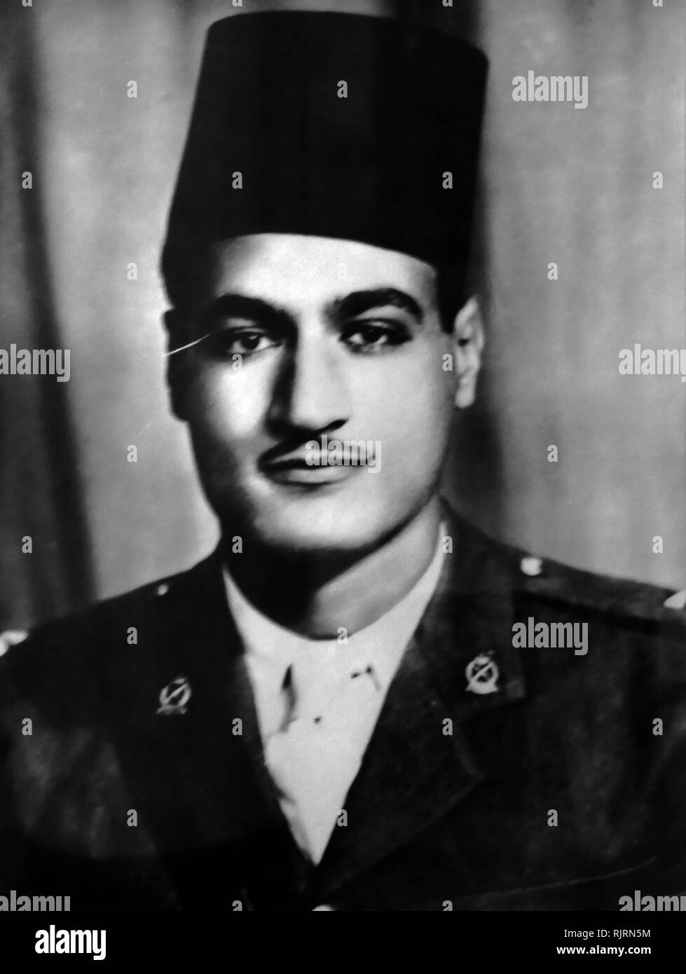 Gamal Abdel Nasser, comme un jeune officier vers 1940. Nasser a été président de l'Égypte, à partir de 1956 jusqu'à sa mort en 1970. Nasser a dirigé le renversement de la monarchie en 1952 et a introduit des réformes foncières l'année suivante Banque D'Images