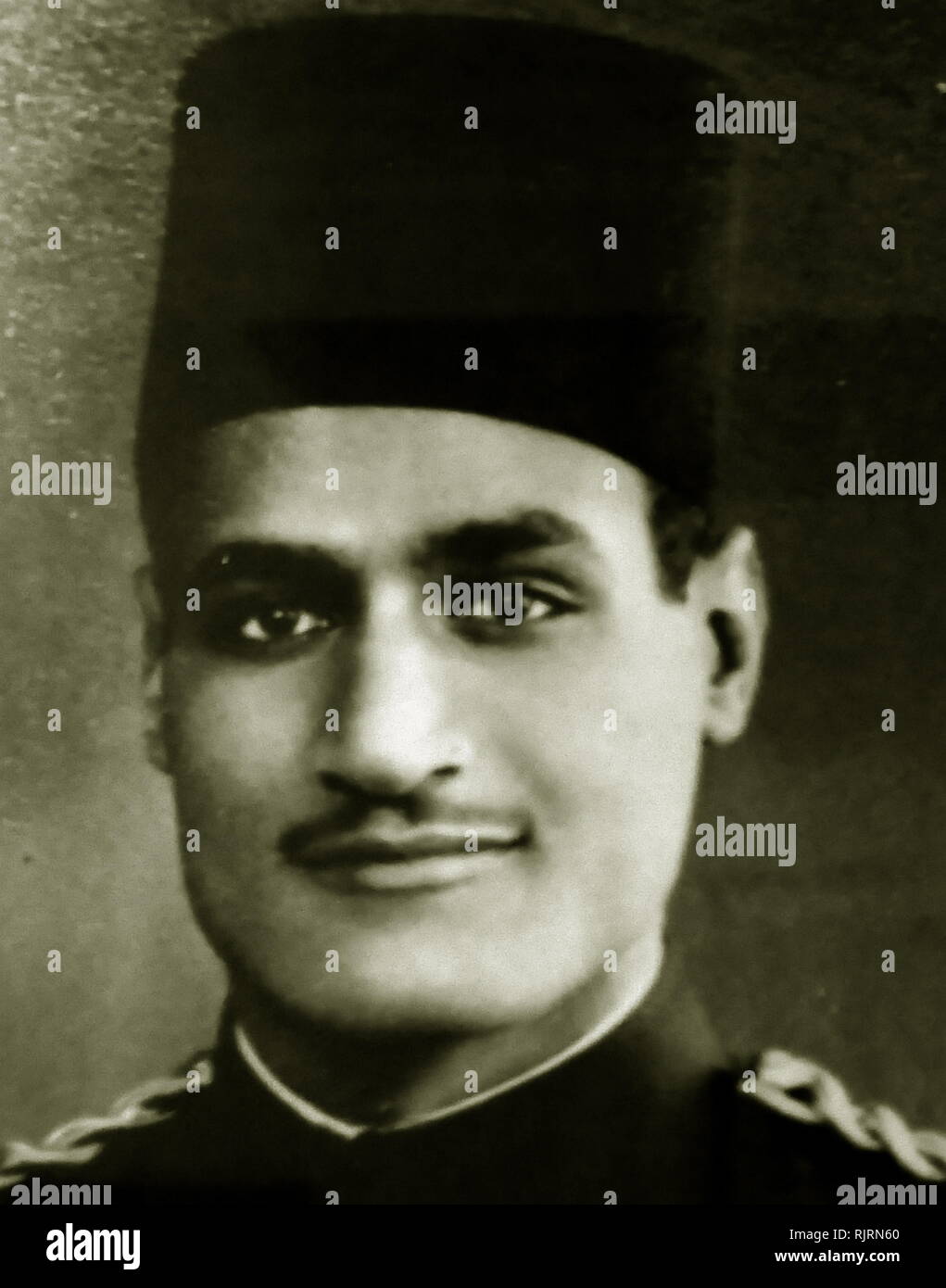 Gamal Abdel Nasser, comme un jeune officier vers 1940. Nasser a été président de l'Égypte, à partir de 1956 jusqu'à sa mort en 1970. Nasser a dirigé le renversement de la monarchie en 1952 et a introduit des réformes foncières l'année suivante Banque D'Images