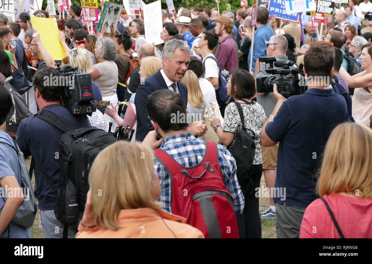 Protestation, autour de la résidence de l'ambassadeur américain à Londres, pour la visite au Royaume-Uni par le Président des Etats-Unis, Donald Trump, juillet 2018. Banque D'Images