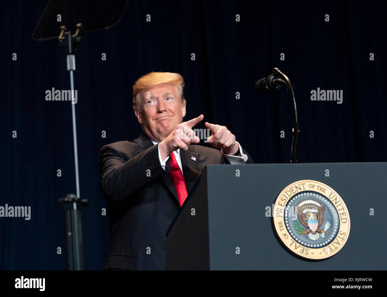 Le Président des Etats-Unis, Donald J. Trump fait de remarques à la prière nationale 2019 Petit-déjeuner à l'hôtel Hilton de Washington à Washington, DC le jeudi 7 février 2019. Crédit : Chris Kleponis / Piscine d'utilisation dans le monde entier via CNP | Banque D'Images