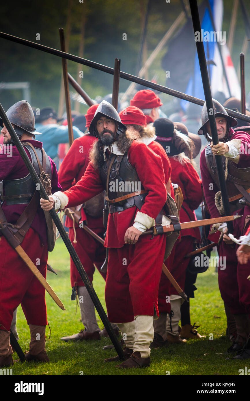 Reconstitution historique de la guerre civile anglaise dans l'été 2018 Gloucester Banque D'Images