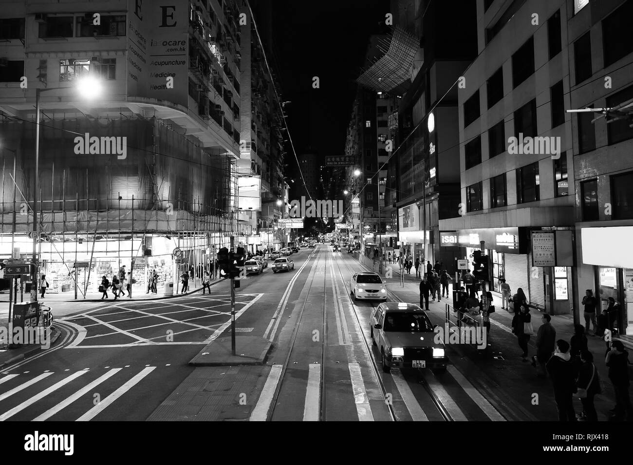 HONG KONG - Décembre 25, 2015 : la vue de pont supérieur du tramway à impériale. Le tram est le moins cher mode de transport public sur l'île de Hong Kong Banque D'Images