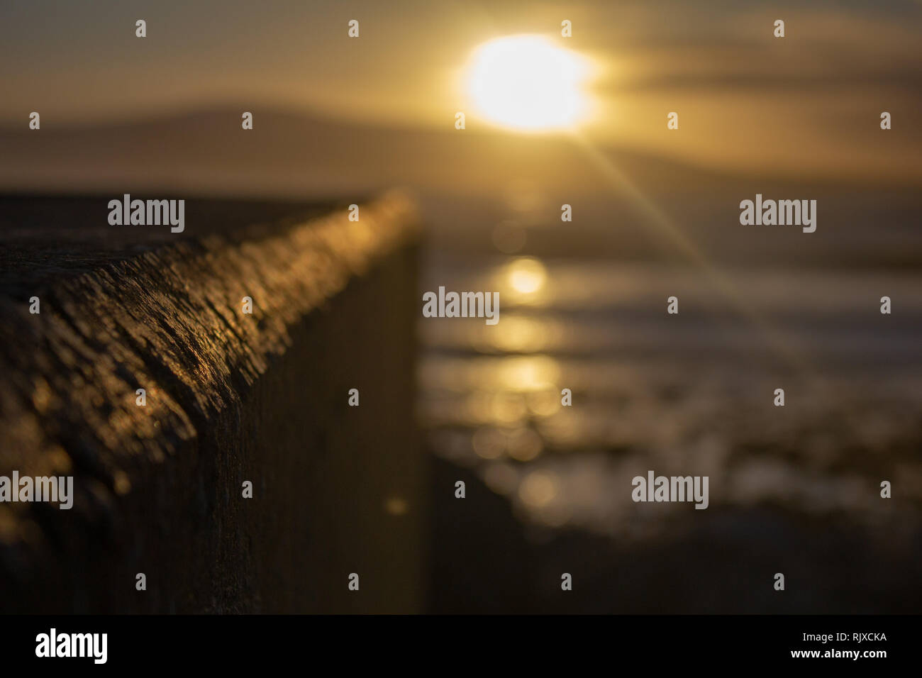 Mur en au coucher du soleil. Strandhill, Sligo, Irlande Banque D'Images