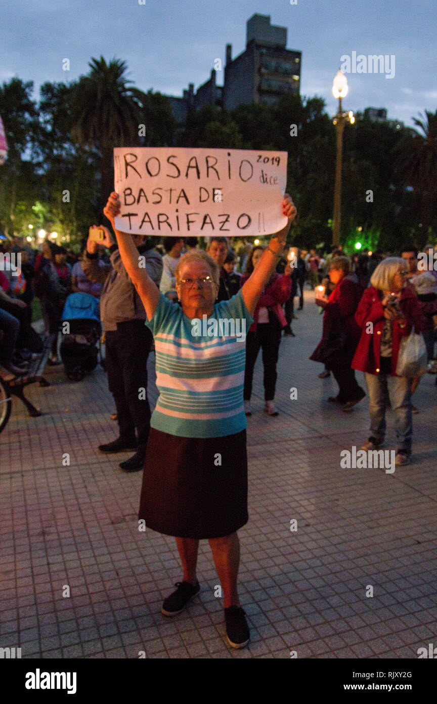La place principale de la ville de Rosario en Argentine manifestation de protestation contre la hausse des tarifs et des coupes dans les retraites et les salaires en janvier 2019 Banque D'Images