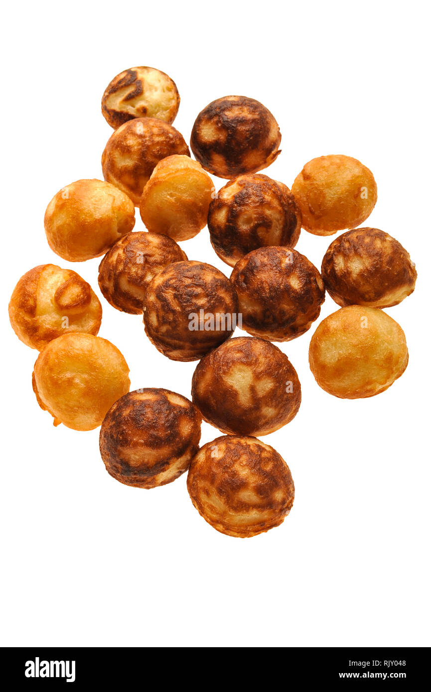 Sucré fait maison donut balls isolated on white Banque D'Images