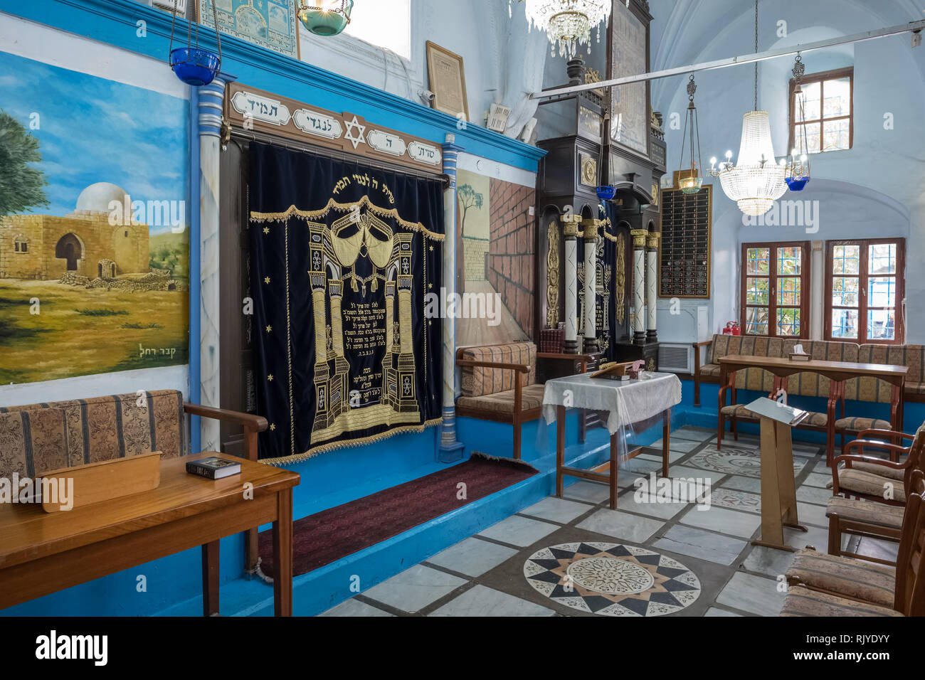 Safed, Israël - 18 novembre 2018 : l'intérieur de la synagoge Abuhav de Tzfat, Israël Banque D'Images