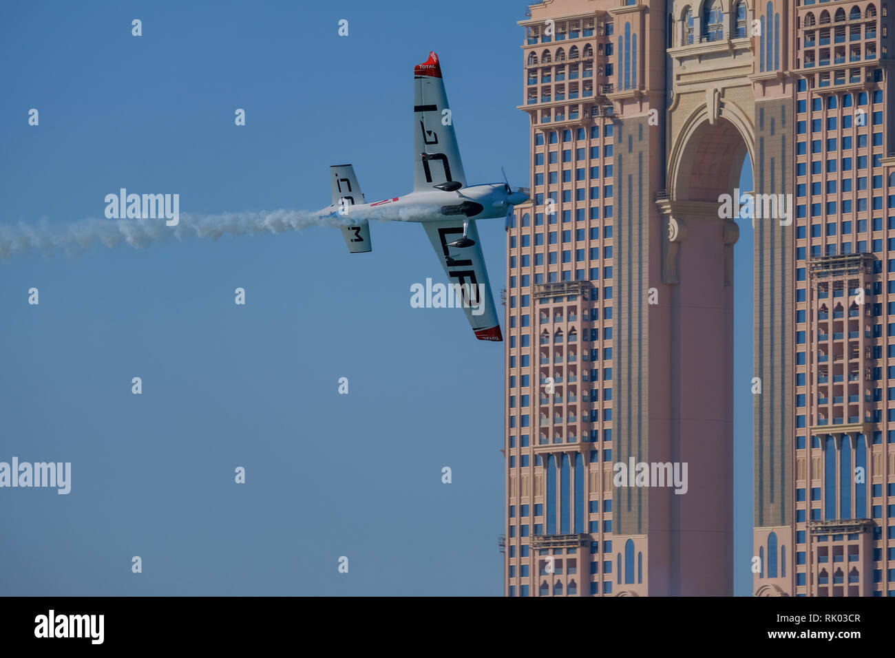 Abu Dhabi, EAU. 8 Feb 2019. Abu Dhabi, Red Bull Air Race 2019 - tour de qualification. Credit : Fahd Khan / Live News Alamy Crédit : Fahd Khan/Alamy Live News Banque D'Images