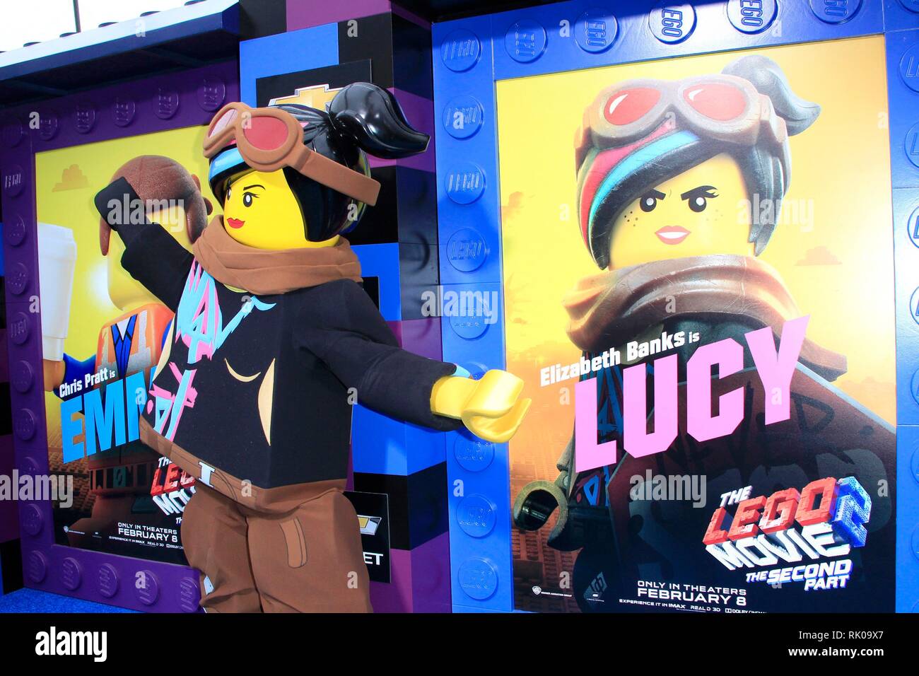 Los Angeles, CA, USA. Feb, 2019 2. Lucy caractère, poster au niveau des arrivées pour le LEGO FILM 2 : LA DEUXIÈME PARTIE Premiere, Regency Village Theatre - Westwood, Los Angeles, CA, le 2 février 2019. Credit : Priscilla Grant/Everett Collection/Alamy Live News Banque D'Images