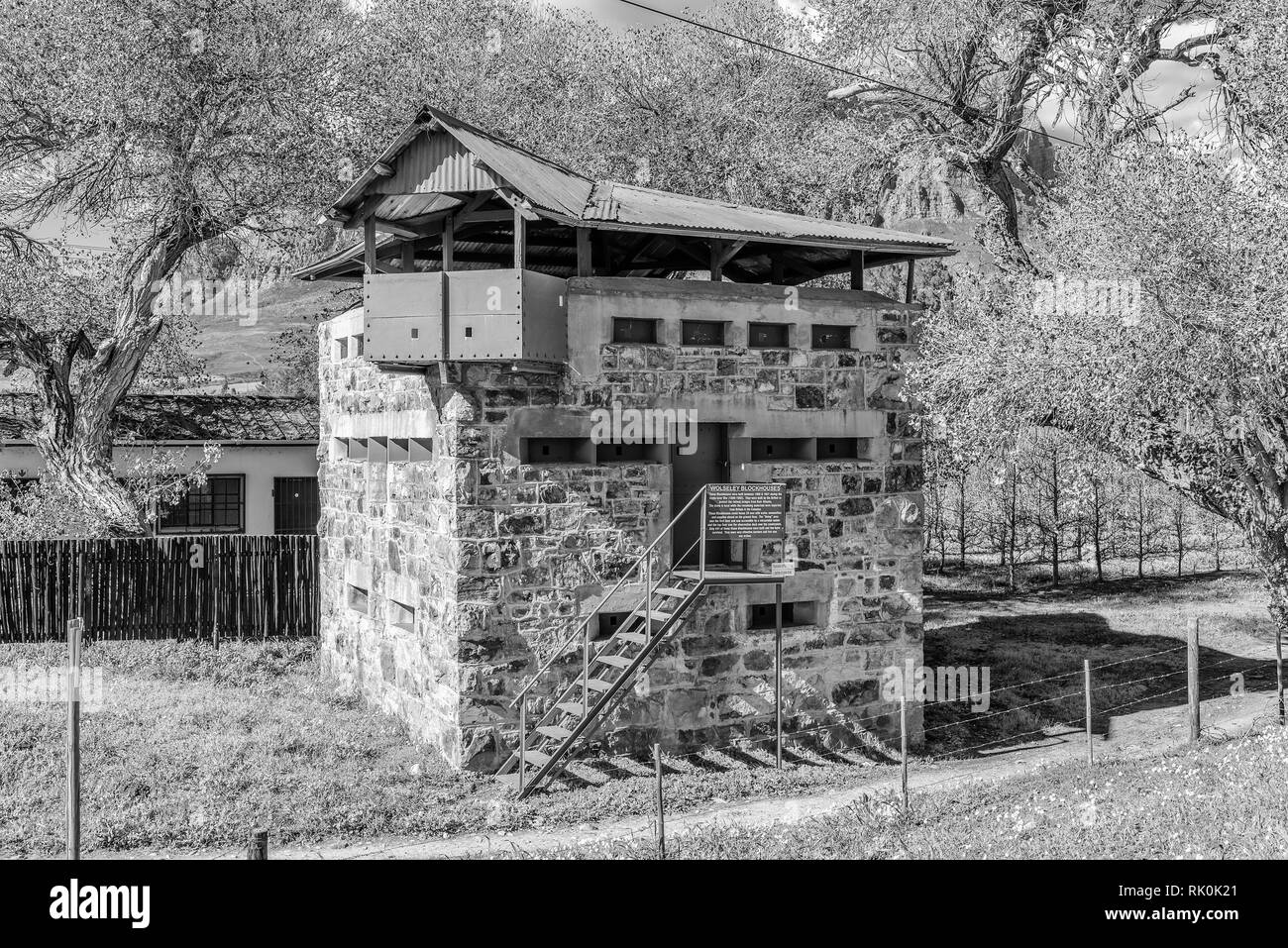 WOLSELEY, AFRIQUE DU SUD, le 8 août 2018 : l'un des deux blockhaus historique, datant de l'Anglo Boer War, au pont ferroviaire sur la rivière Breede un Banque D'Images