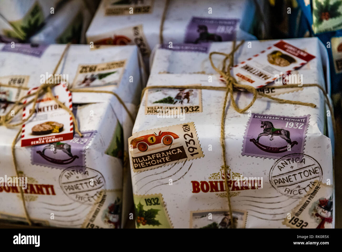 Bologne, Italie - 16 décembre 2018 : BONIFANTI est typiquement italien de vente au PANETTONE FICO Eataly World, le plus grand parc agro-alimentaire gastronomique dans le wor Banque D'Images