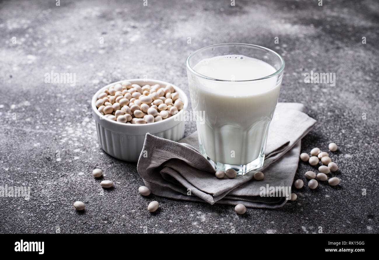 Sans lactose Sans produits laitiers lait de soja Photo Stock - Alamy