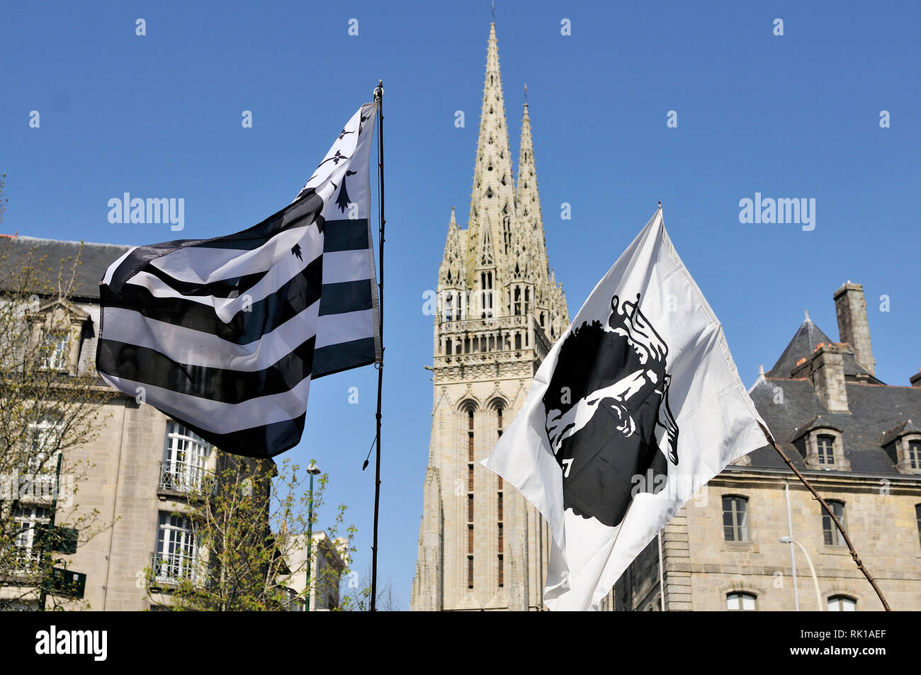 Quimper (Bretagne, nord-ouest de la France), le 12/03/31 : Manifestation en faveur de la langue bretonne. Près de 12 000 personnes ont manifesté dans le stre Banque D'Images