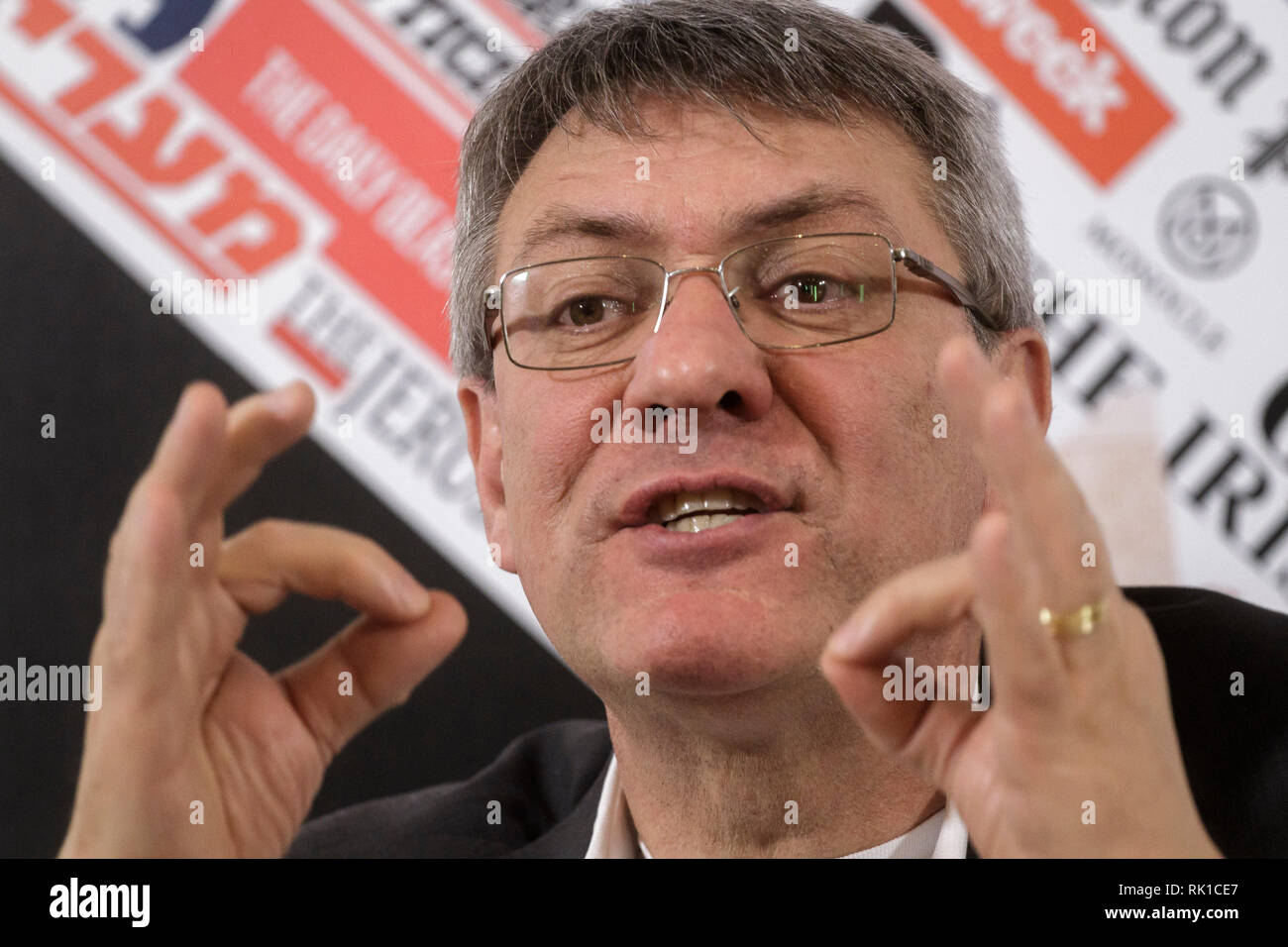 Rome, Italie. Le 08 février, 2019. Maurizio Landini, secrétaire du syndicat CGIL, assiste à une conférence de presse à l'Association de la presse étrangère à Rome, Italie le 08 février, 2019. CGIL, CISL et UIL (Italie) les grands syndicats prendront part à une manifestation nationale, fixée au 9 février, pour protester contre la politique économique du gouvernement italien. Credit : Giuseppe Ciccia/Pacific Press/Alamy Live News Banque D'Images