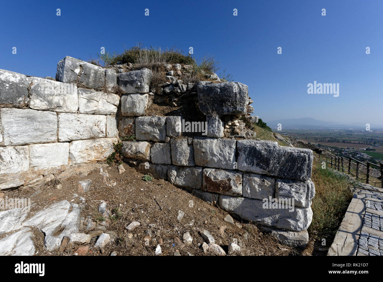 Les murs des fortifications hellénistiques de l'Acropole, Metropolis, l'Ionie, la Turquie. Banque D'Images